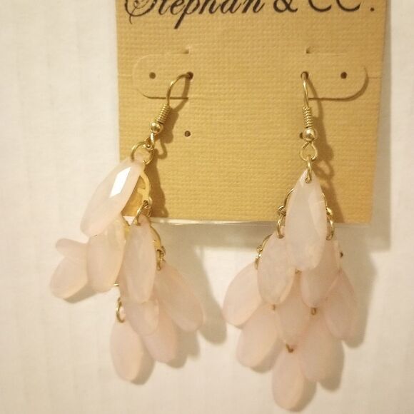 Gold trimmed necklace and earrings bundle - Picture 5 of 10